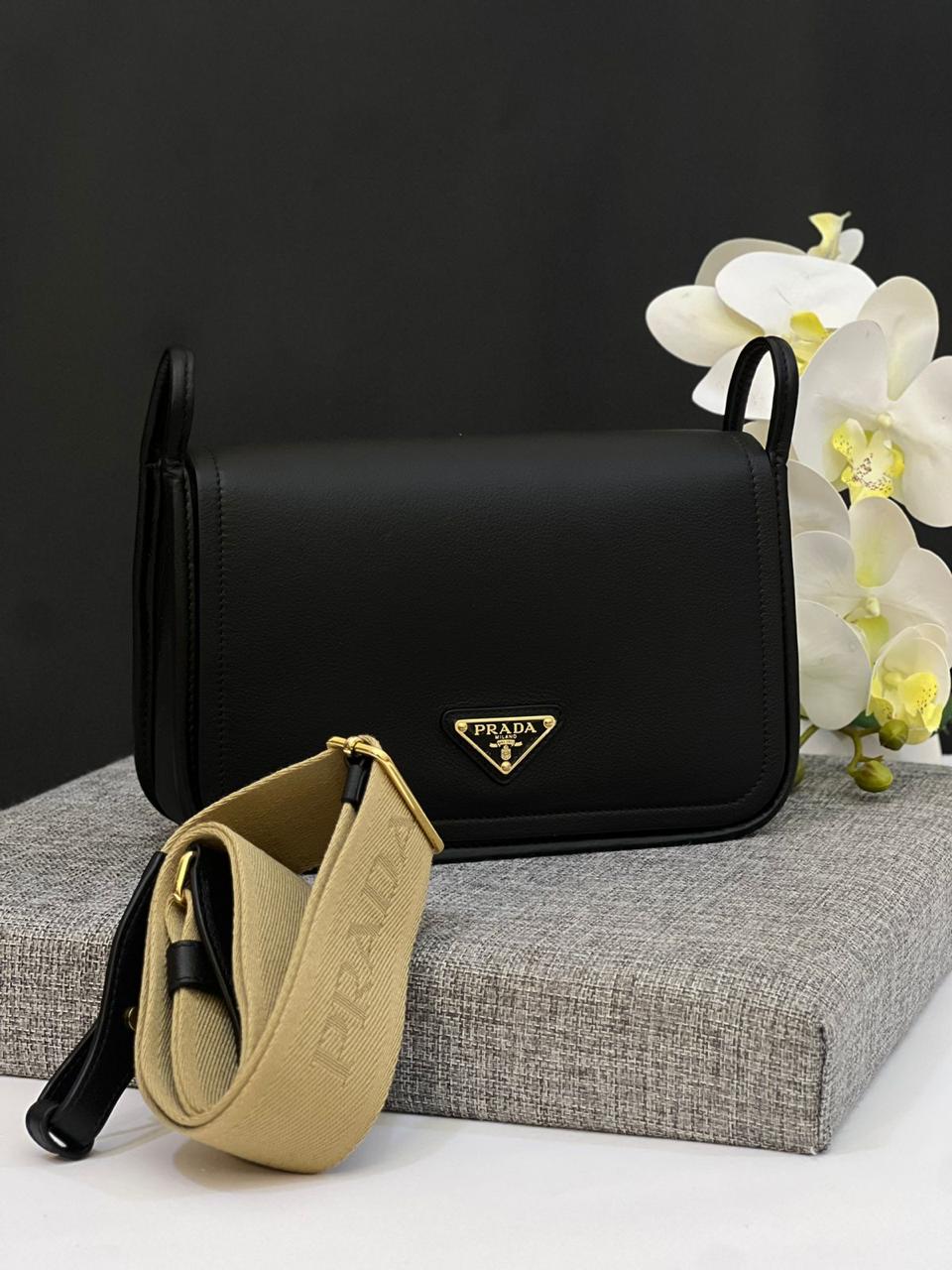 Ladies Prada bags Lilly Onlines