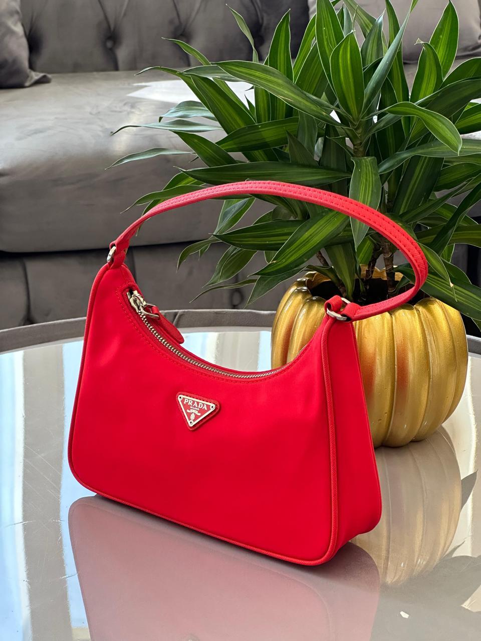 Ladies Prada bags Lilly Onlines