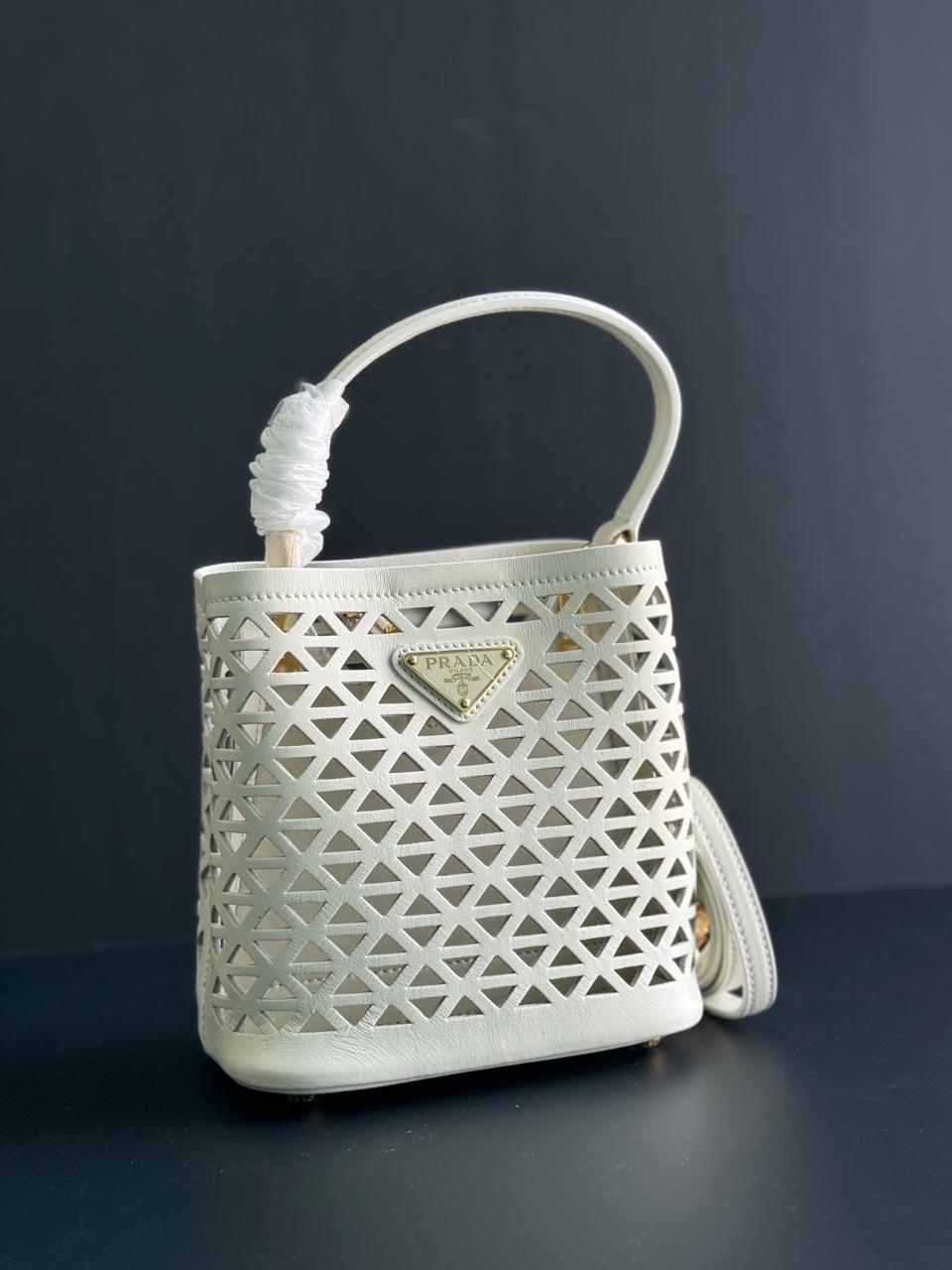 Ladies Prada bags Lilly Onlines