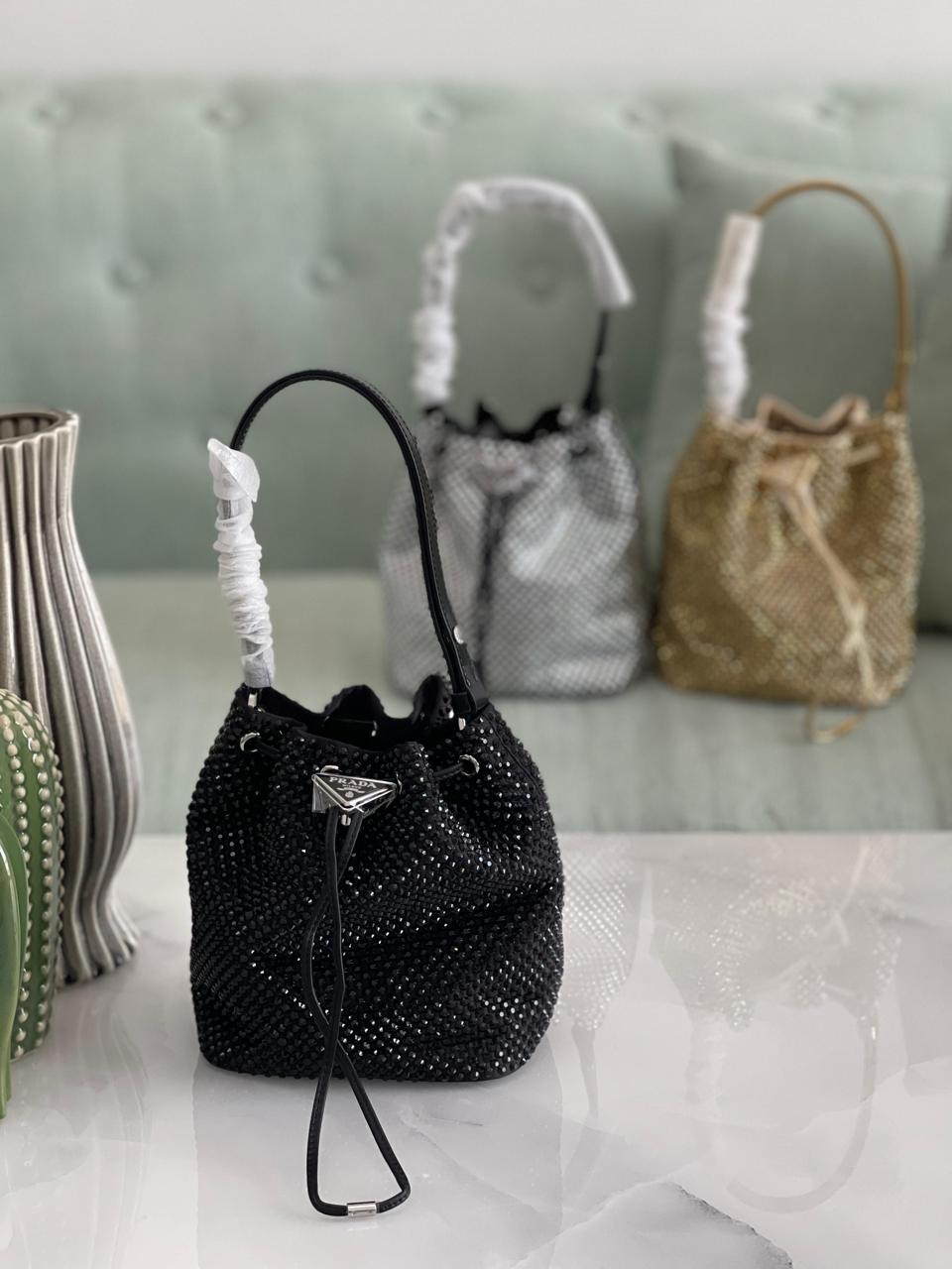 Ladies Prada bags Lilly Onlines