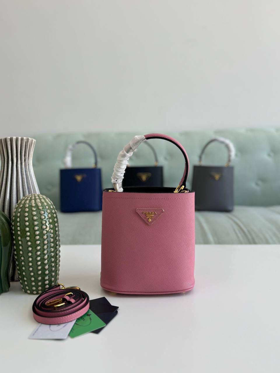 Ladies Prada bags Lilly Onlines