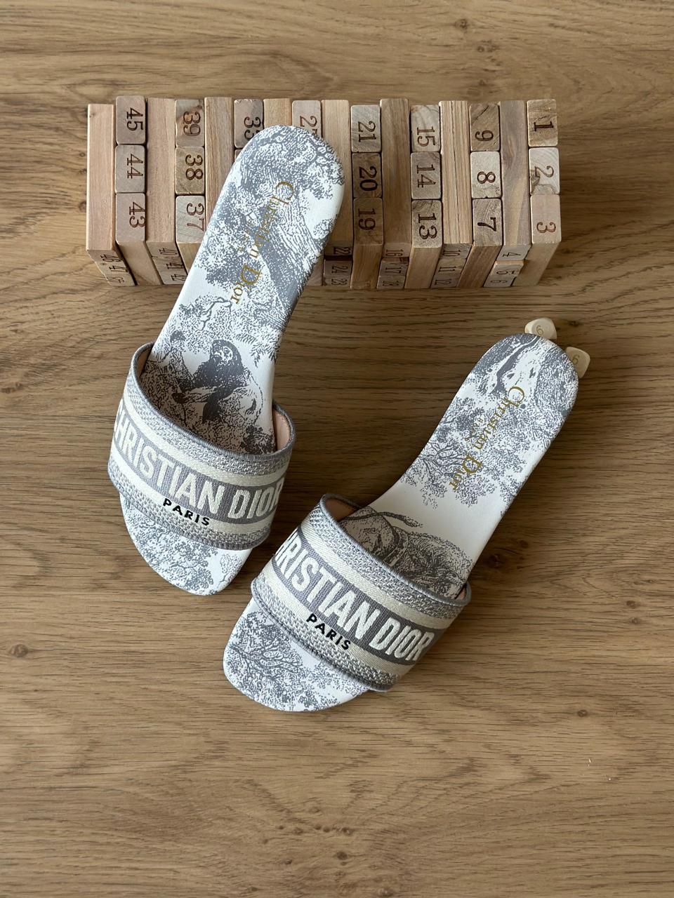 Ladies flats Lilly Onlines