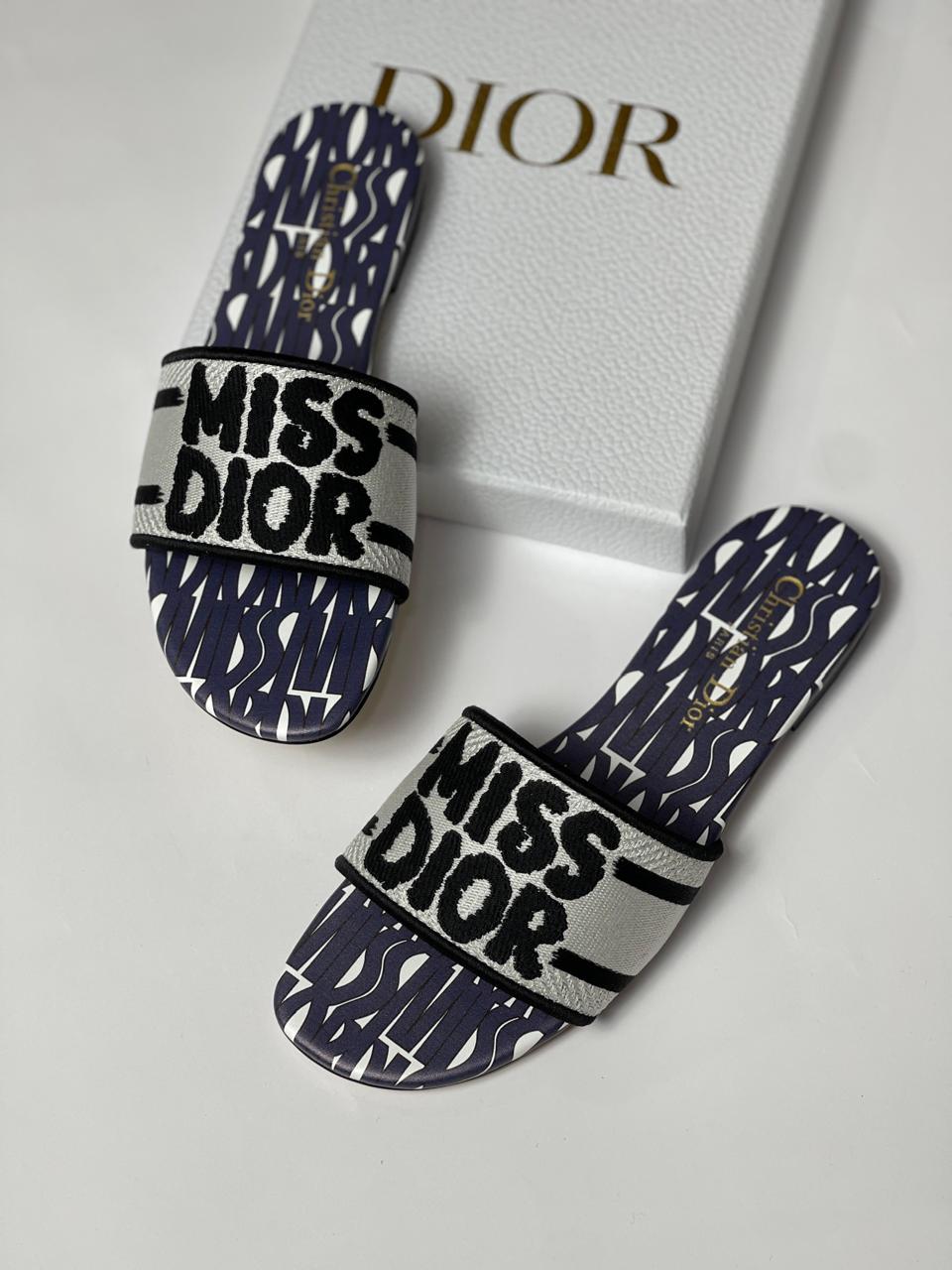 Ladies flats Lilly Onlines