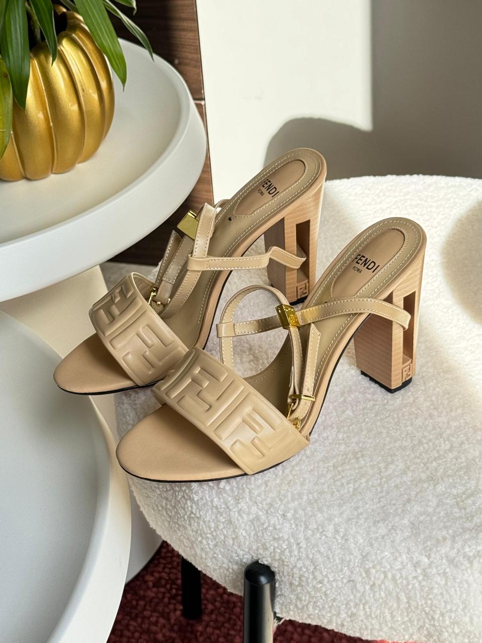 Ladies heels Lilly Onlines