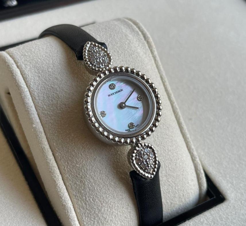 Ladies watch Lilly Onlines
