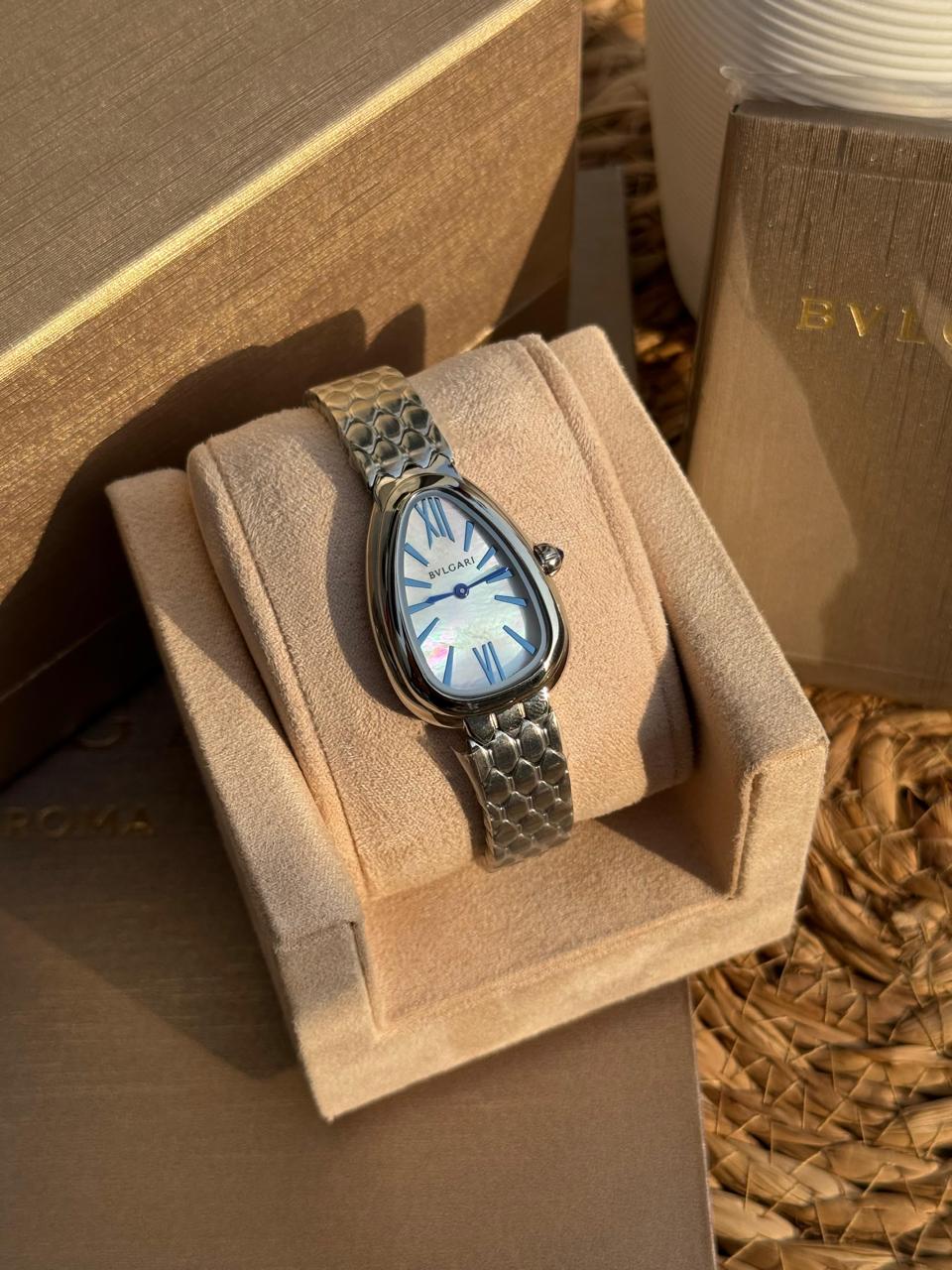 Ladies watch Lilly Onlines