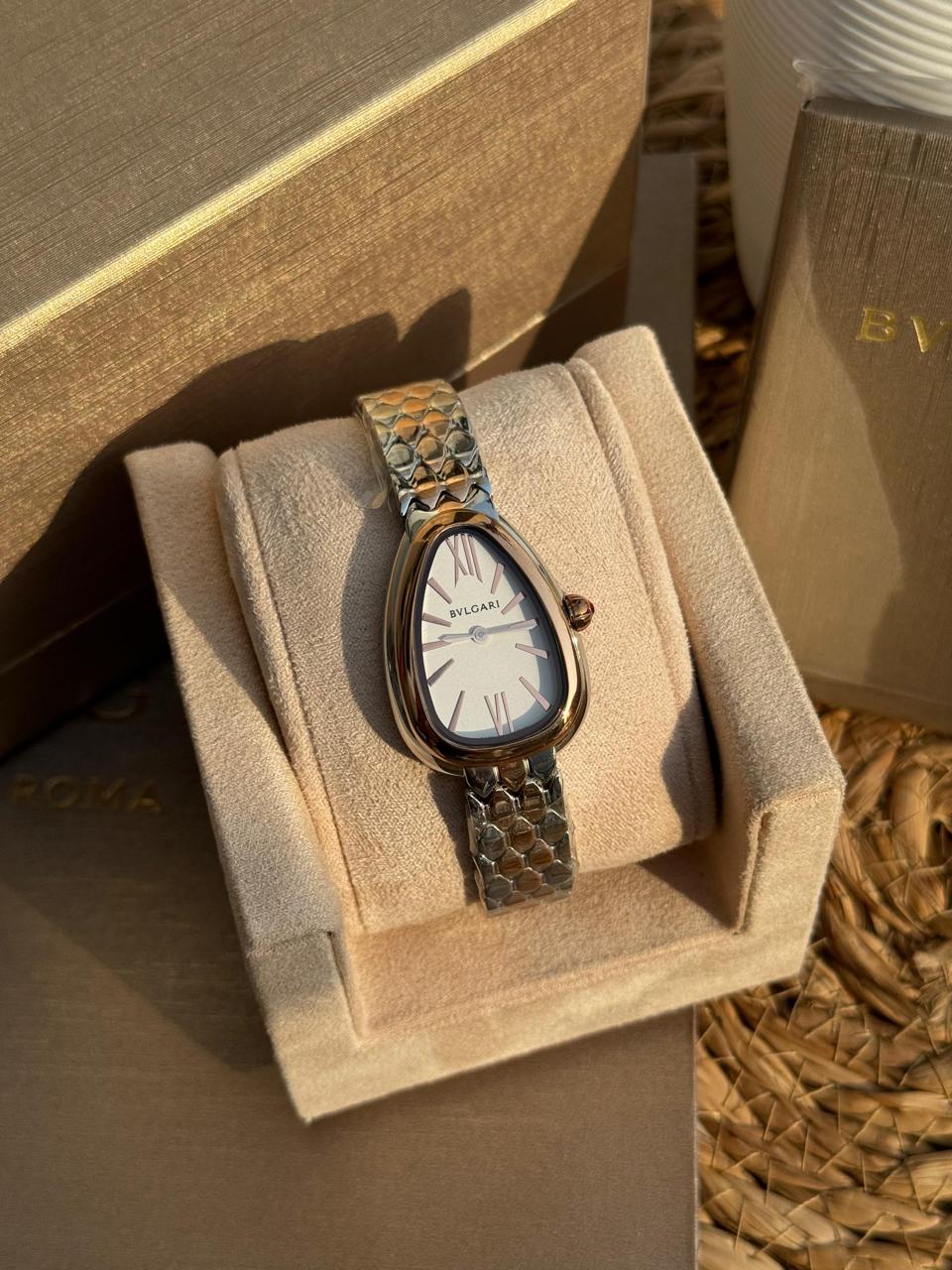 Ladies watch Lilly Onlines