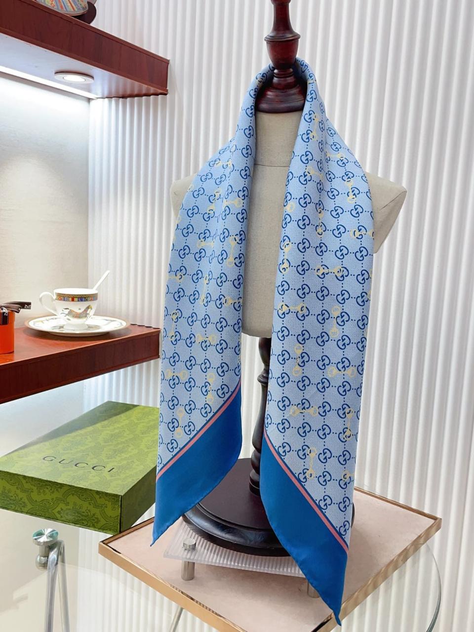 Ladies scarf Lilly Onlines
