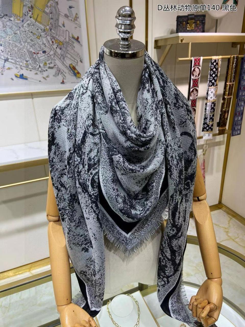 Ladies scarf. Lilly Onlines