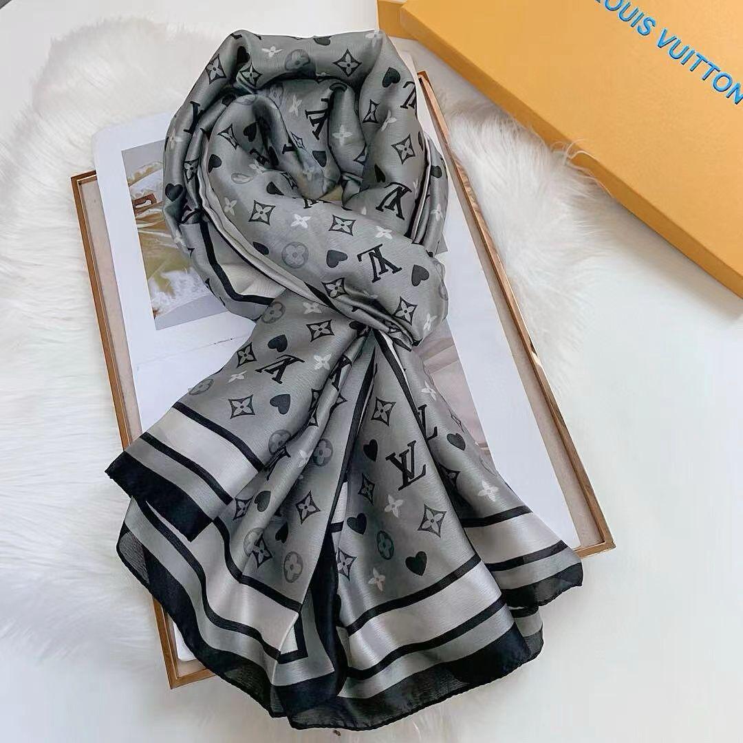 Ladies scarf. Lilly Onlines