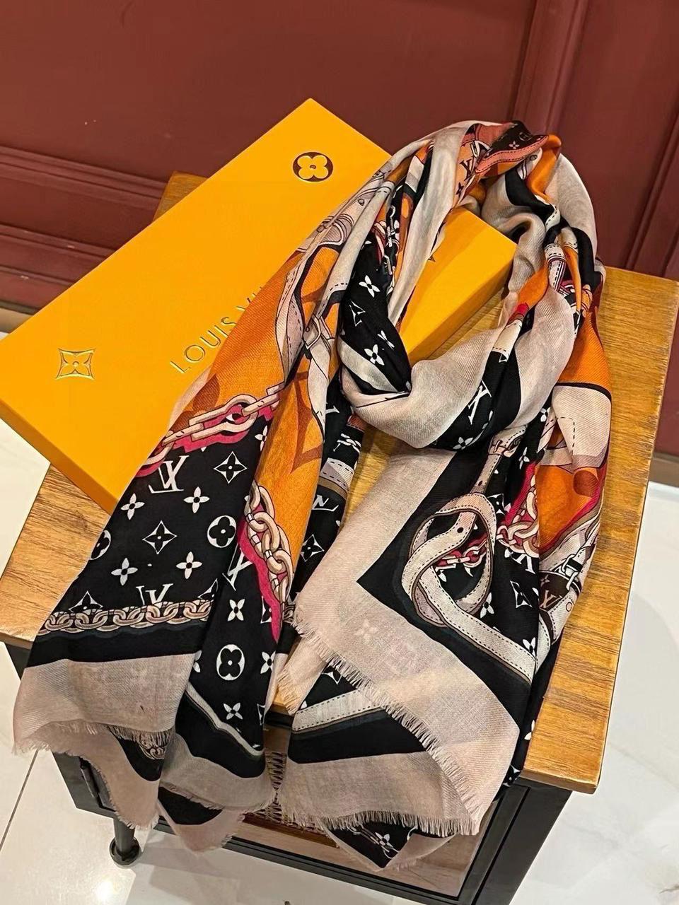 Ladies scarf. Lilly Onlines
