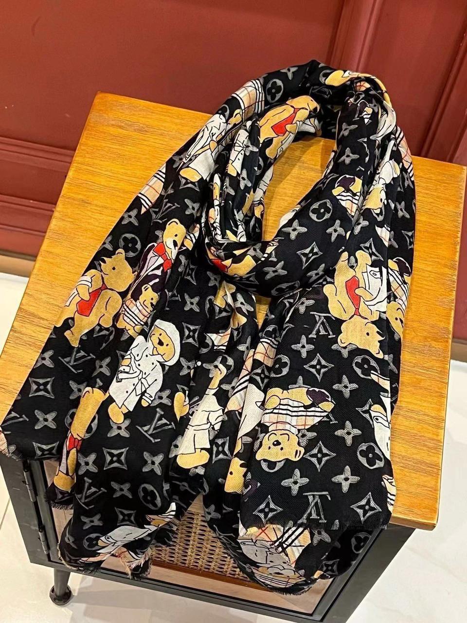 Ladies scarf. Lilly Onlines