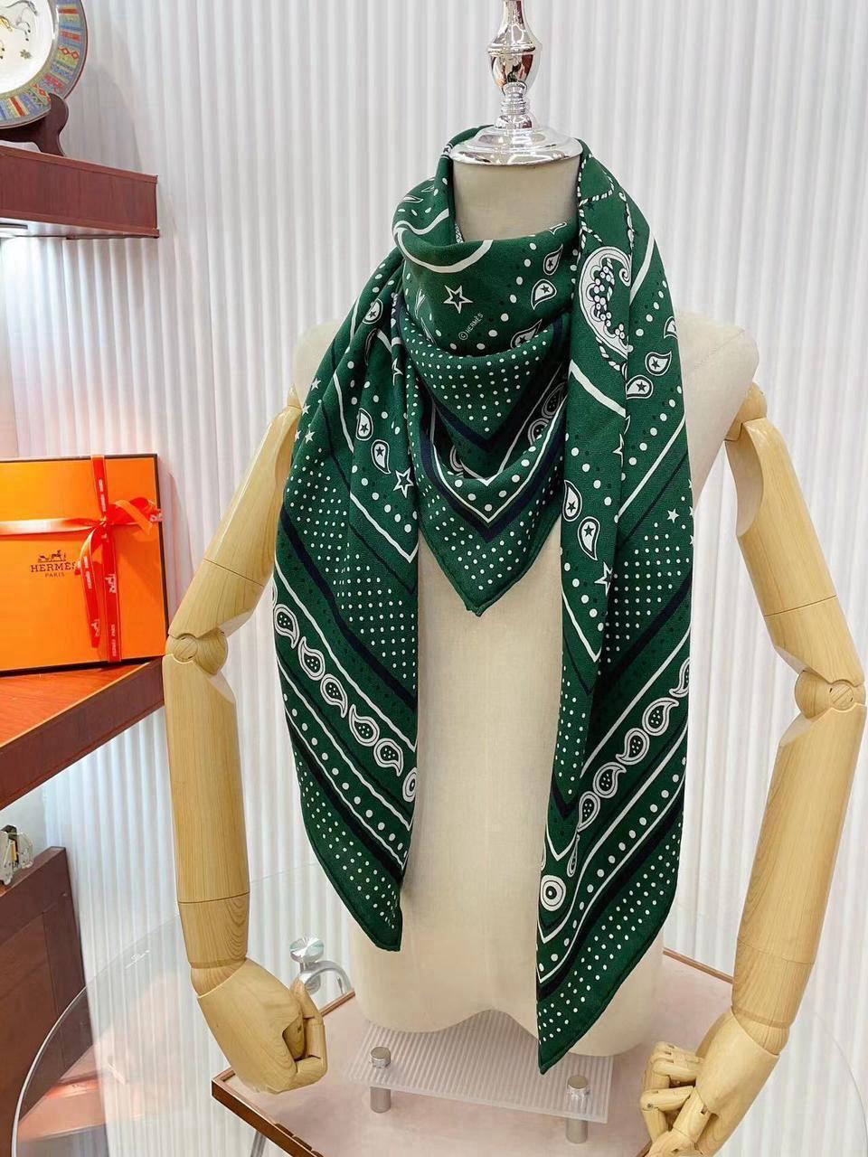 Ladies scarf. Lilly Onlines