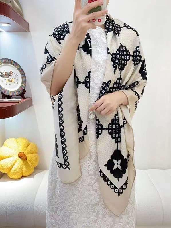 Ladies scarf. Lilly Onlines