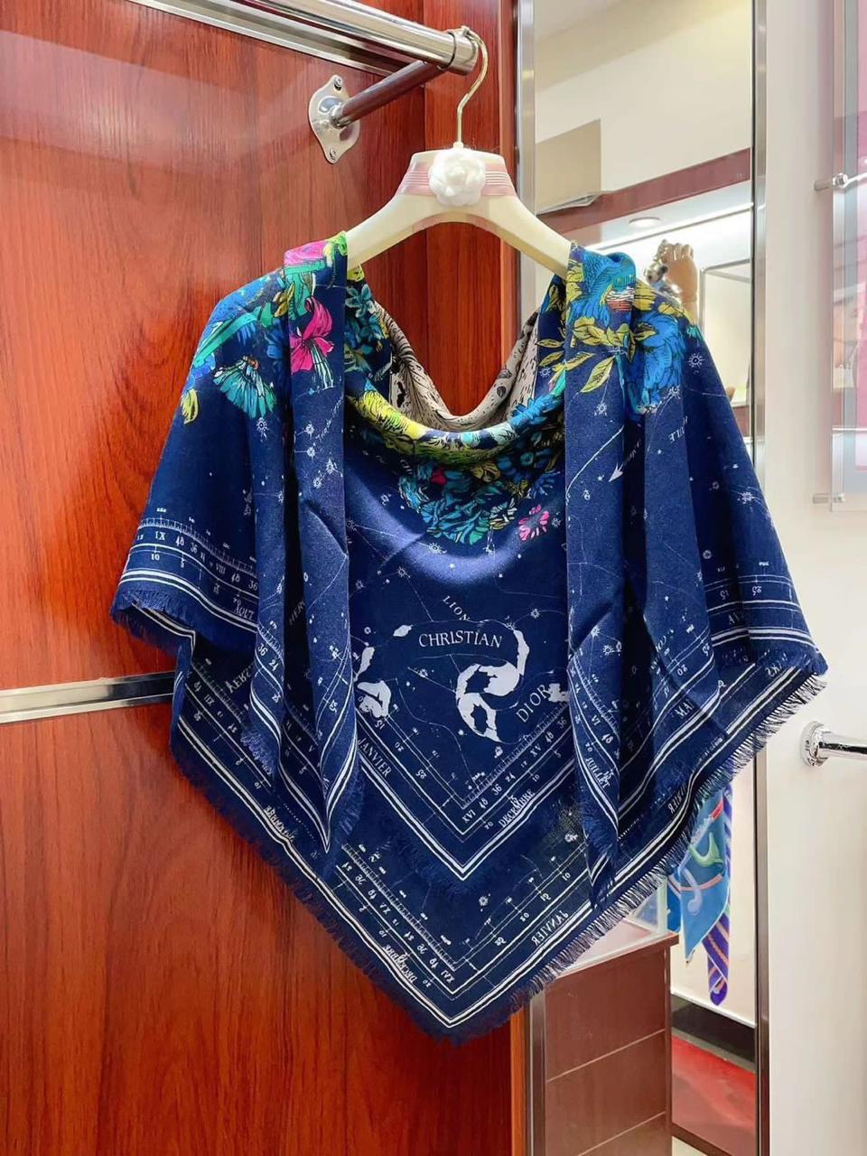 Ladies scarf. Lilly Onlines
