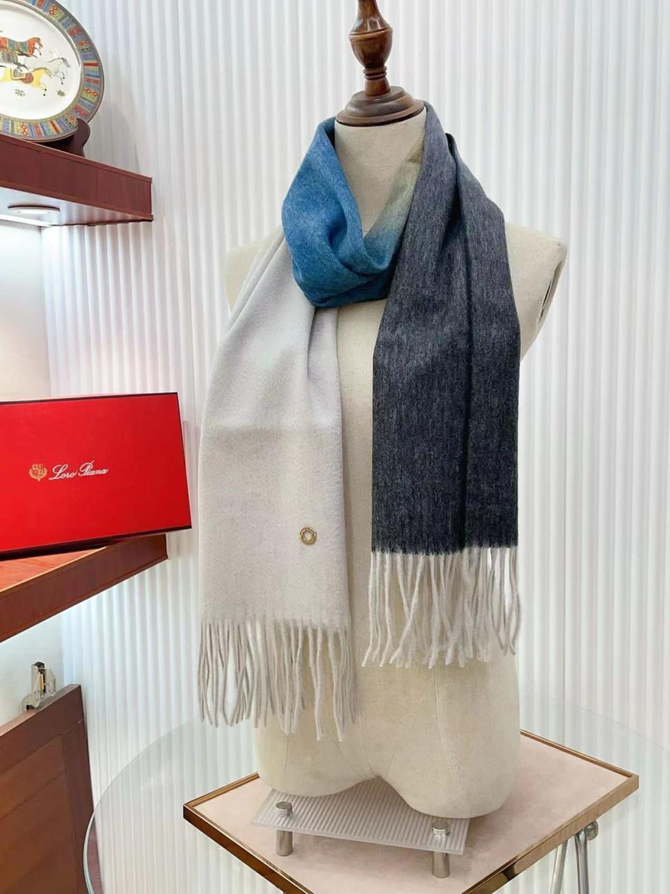 Ladies scarf. Lilly Onlines