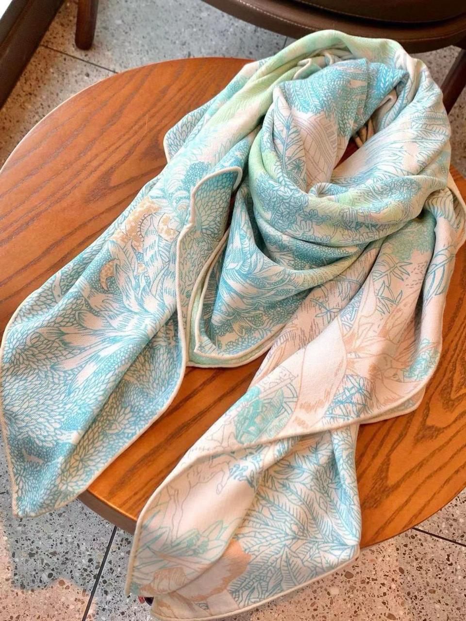 Ladies scarf. Lilly Onlines