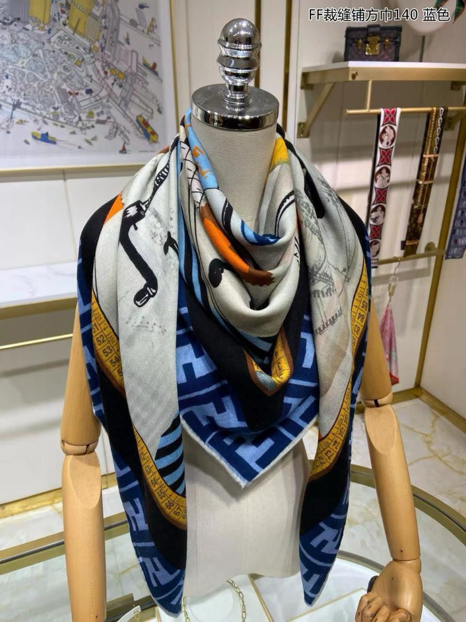 Ladies scarf. Lilly Onlines