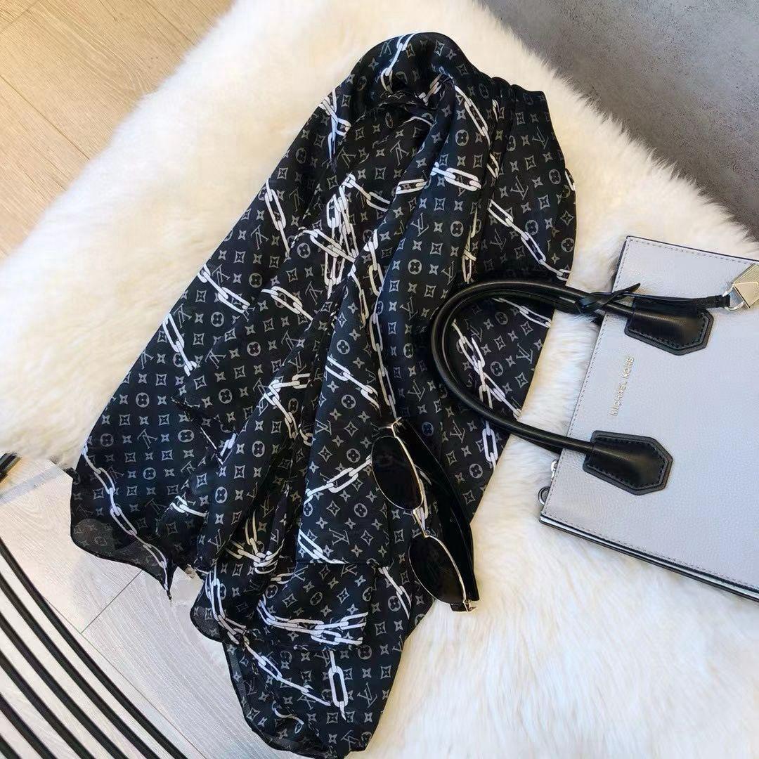 Ladies scarf. Lilly Onlines
