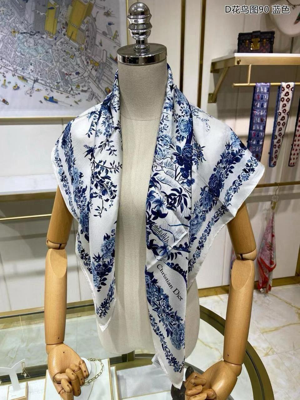 Ladies scarf. Lilly Onlines