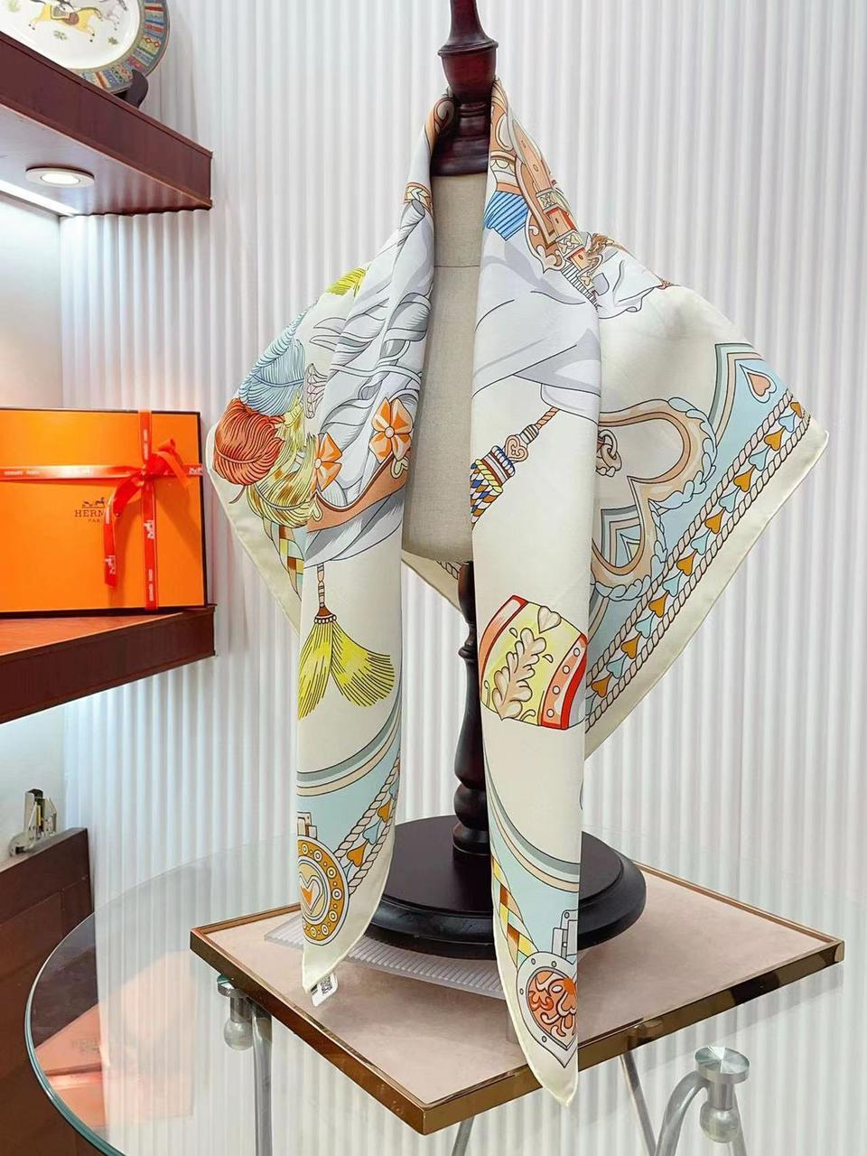 Ladies scarf. Lilly Onlines