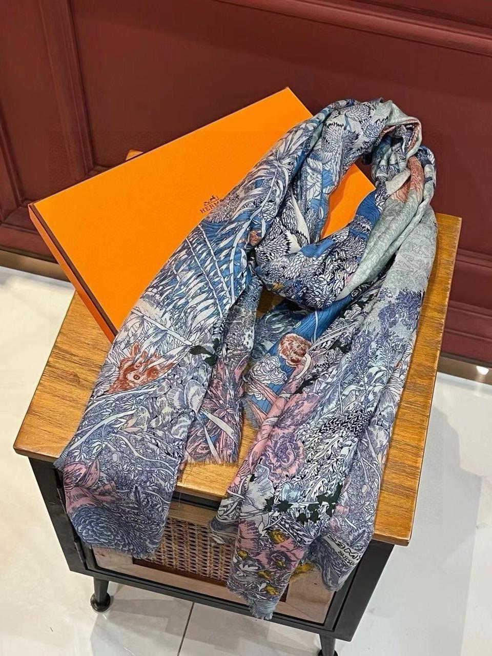 Ladies scarf. Lilly Onlines