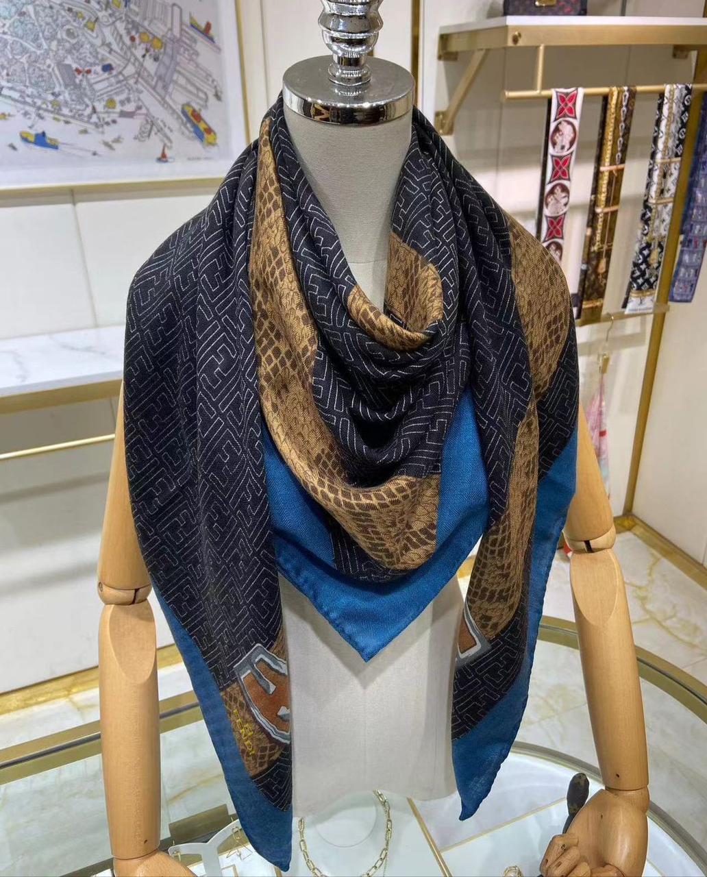 Ladies scarf. Lilly Onlines