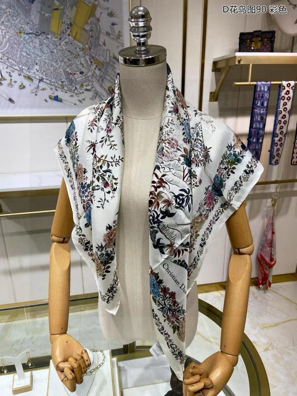 Ladies scarf. Lilly Onlines