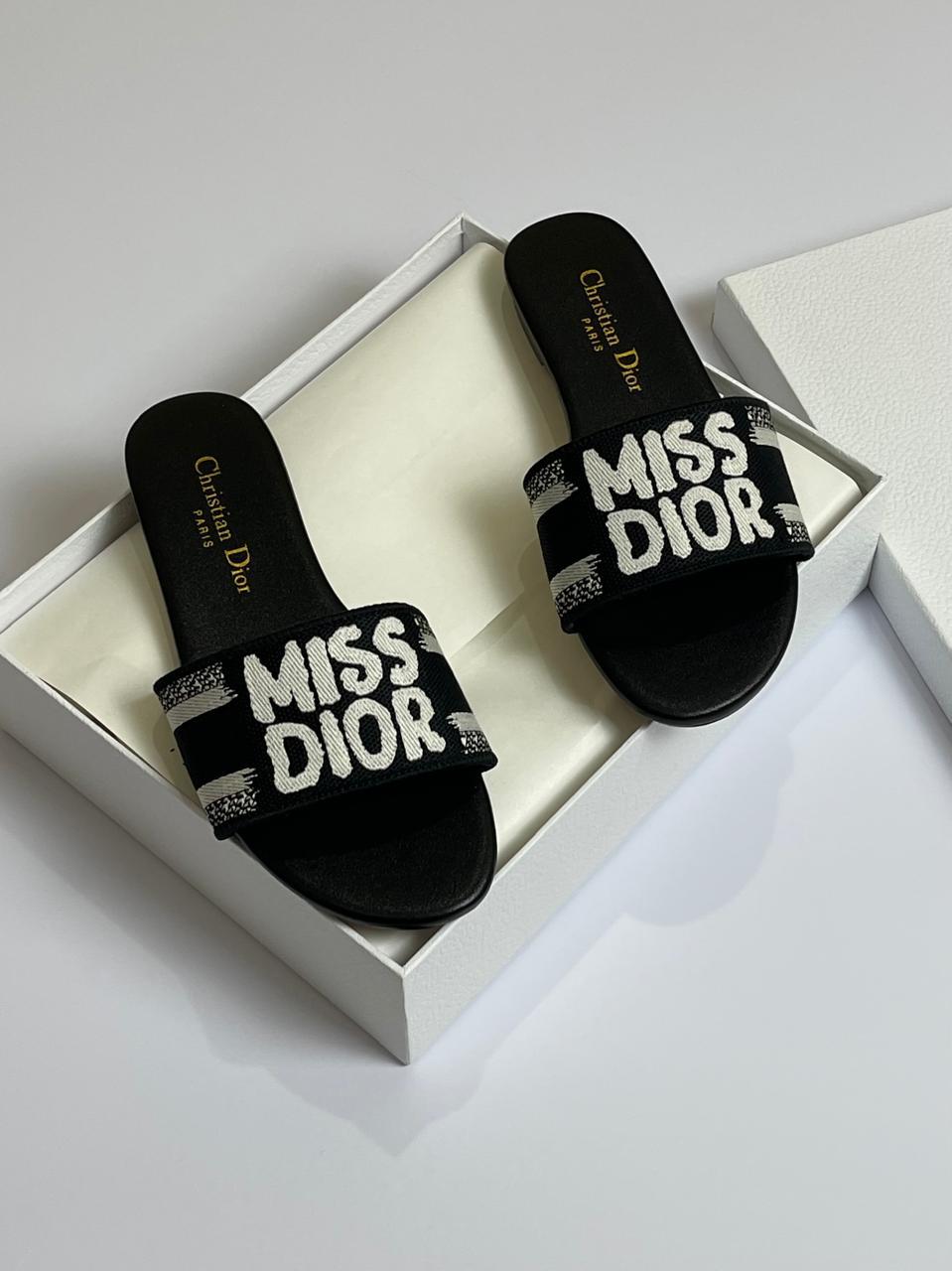 ladies flats Lilly Onlines