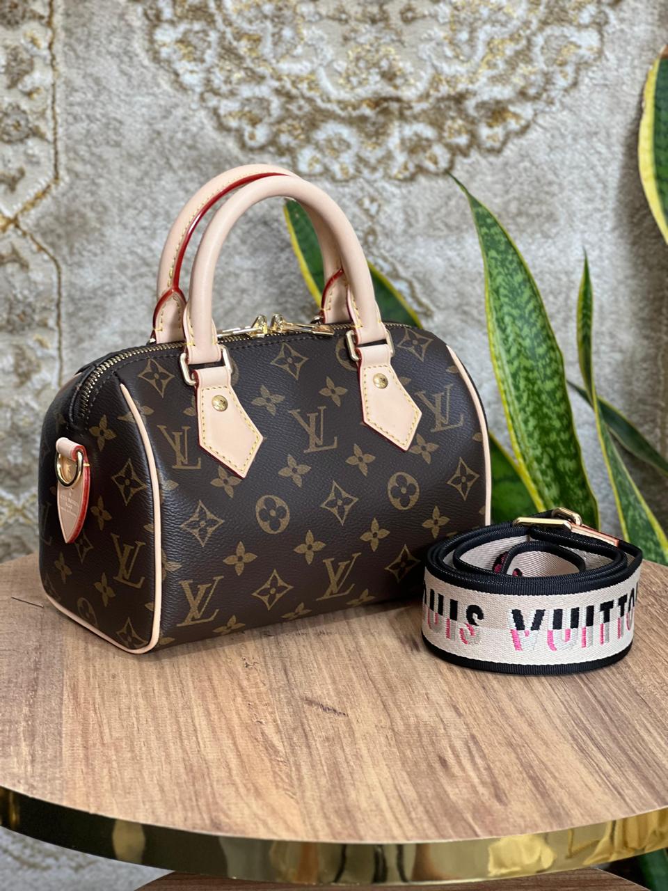Ladies Lv bags Lilly Onlines