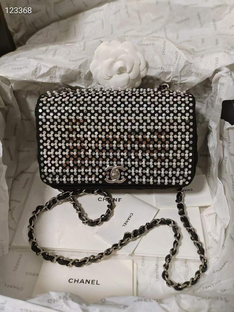 Ladies Chanel bags Lilly Onlines