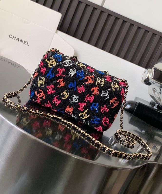 Ladies Chanel bags Lilly Onlines