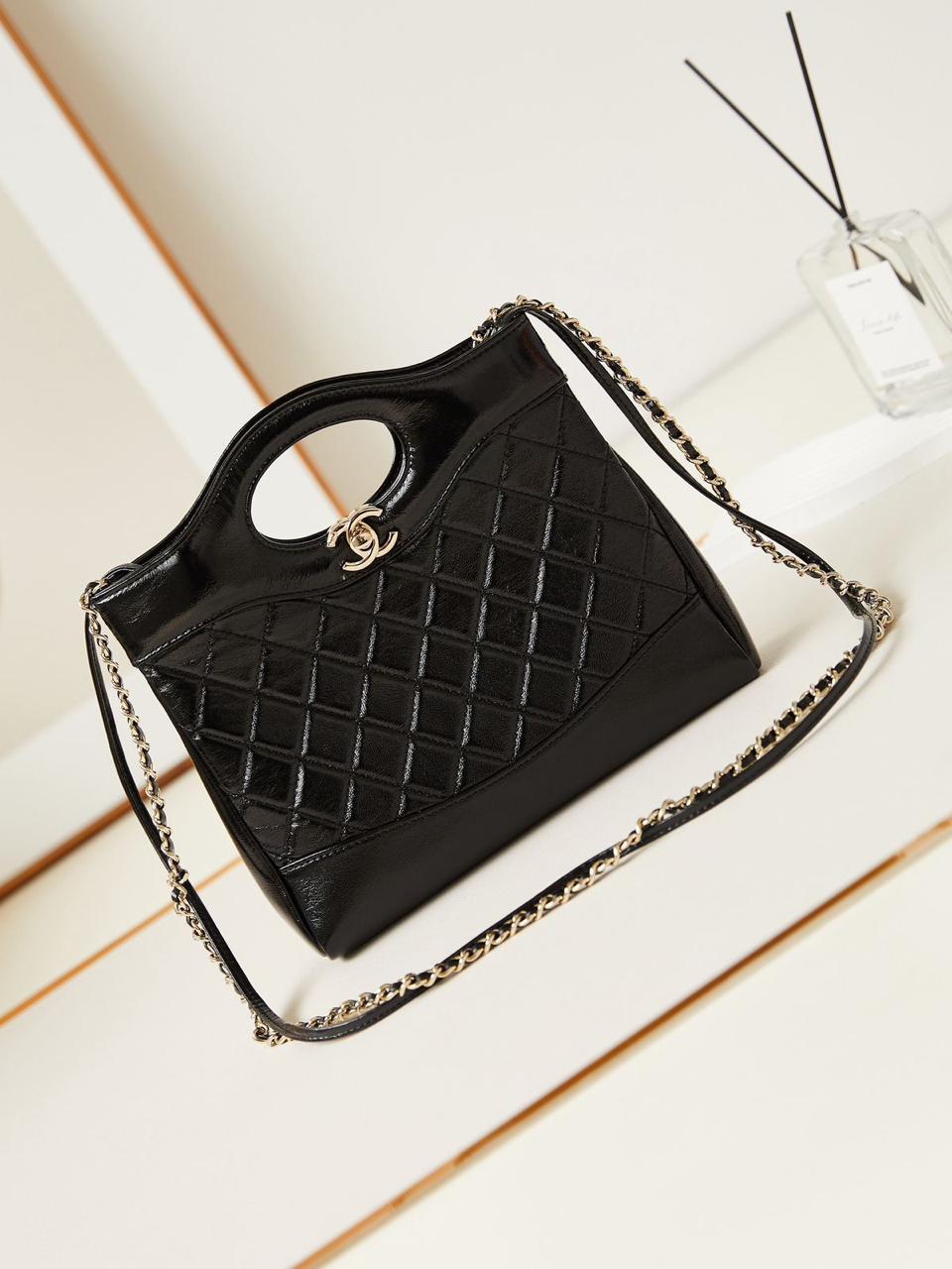 Ladies Chanel bags Lilly Onlines