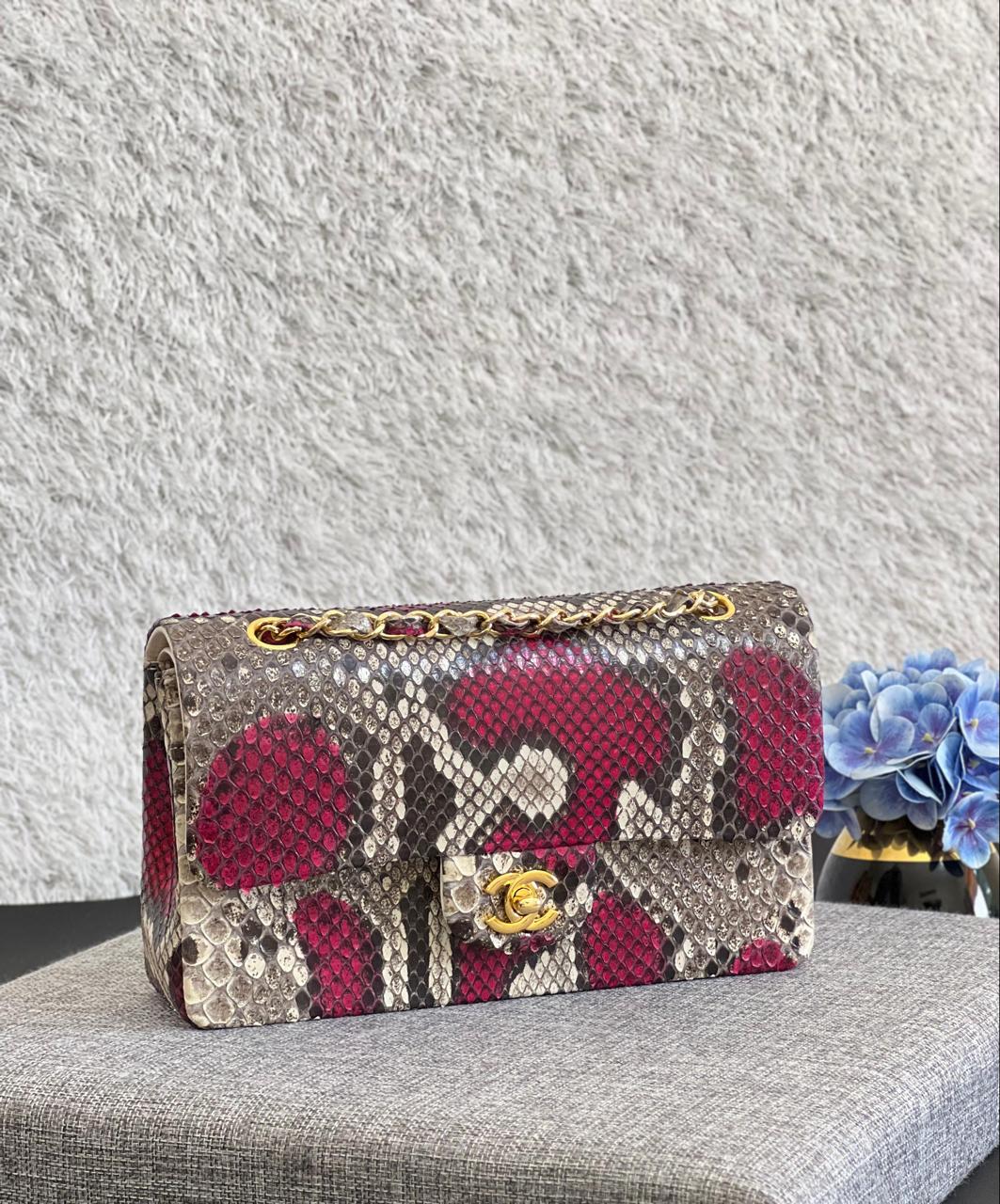 Ladies Chanel bags Lilly Onlines