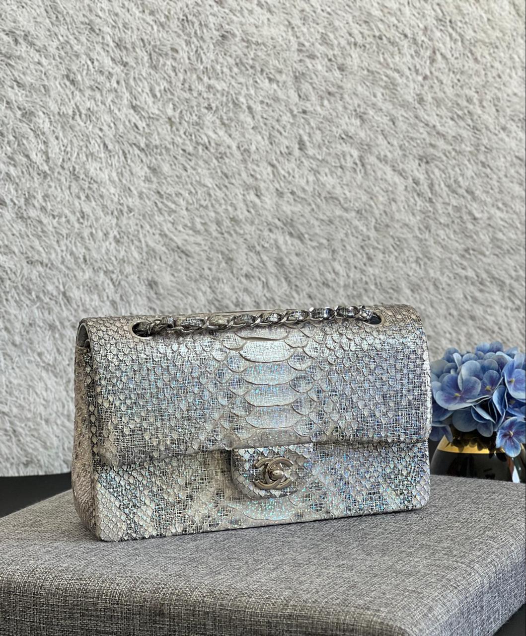 Ladies Chanel bags Lilly Onlines