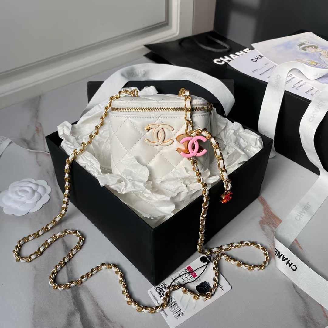 Ladies Chanel bags Lilly Onlines