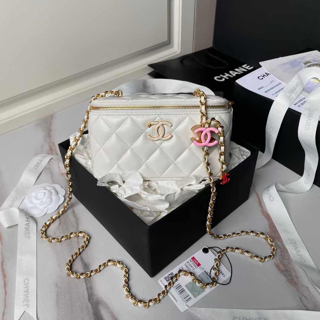 Ladies Chanel bags Lilly Onlines