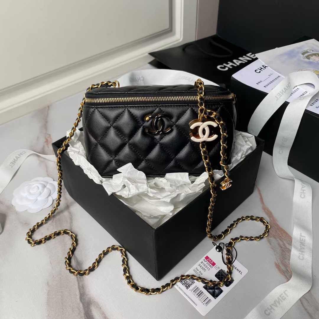 Ladies Chanel bags Lilly Onlines