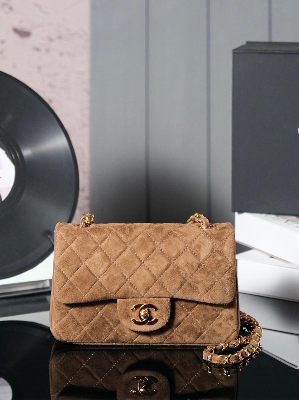 Ladies Chanel bags Lilly Onlines