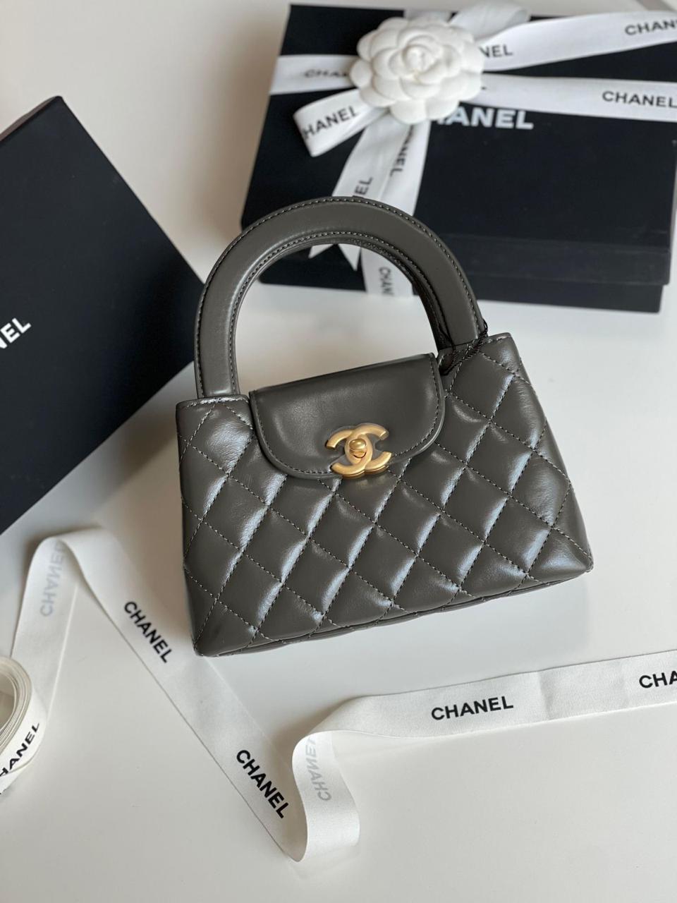 Ladies Chanel bags Lilly Onlines
