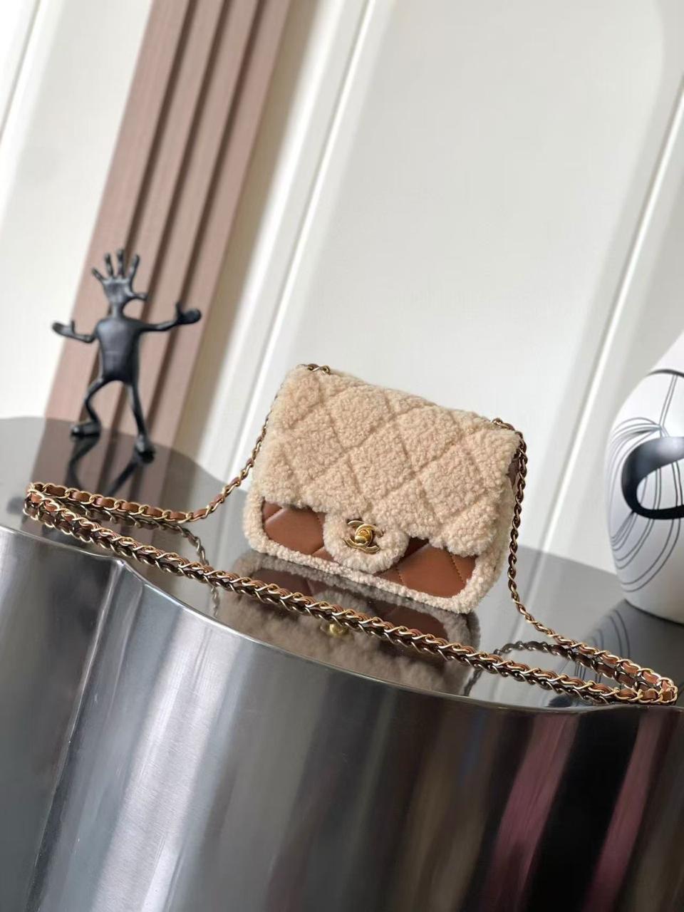 Ladies Chanel bags Lilly Onlines