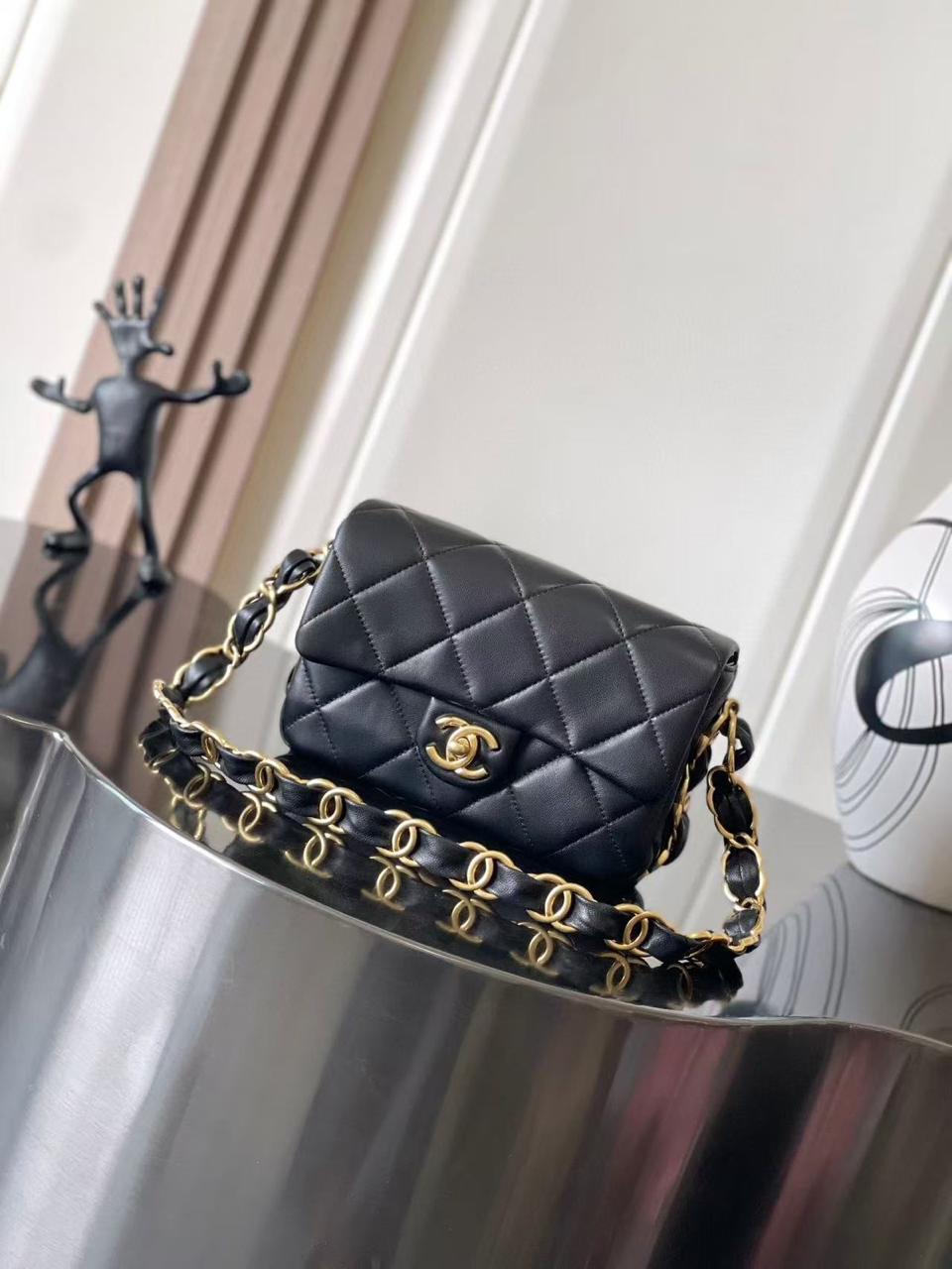 Ladies Chanel bags Lilly Onlines