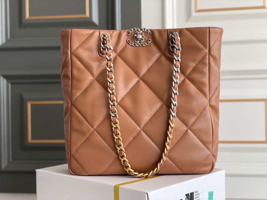 Ladies Chanel bags Lilly Onlines