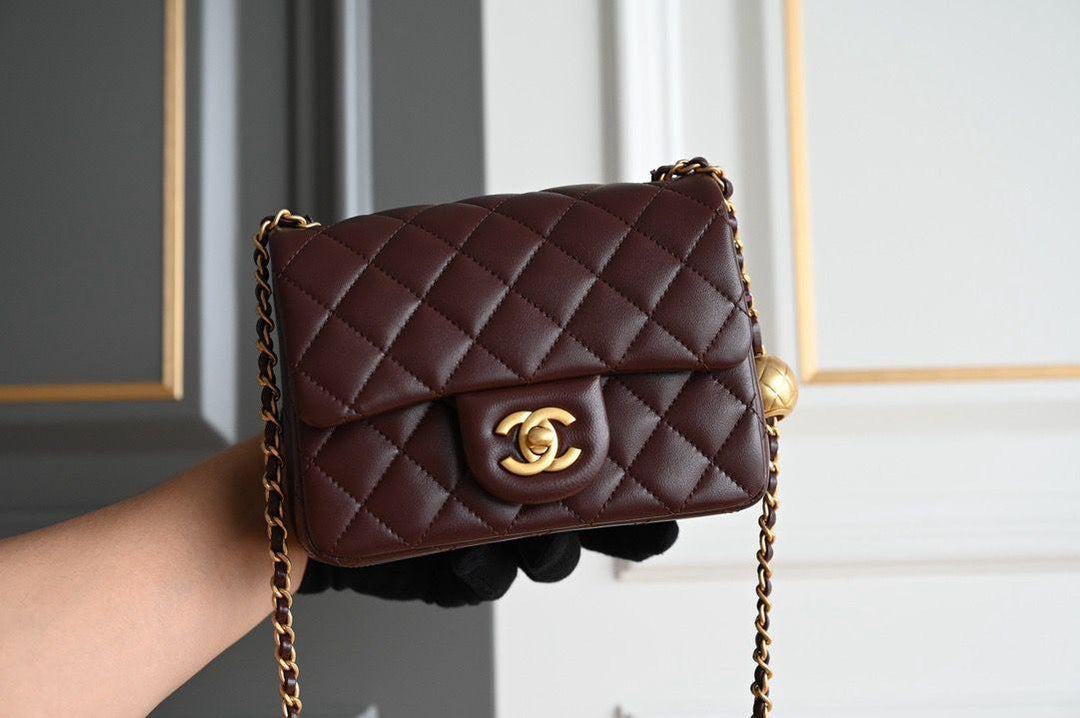 Ladies Chanel bags Lilly Onlines