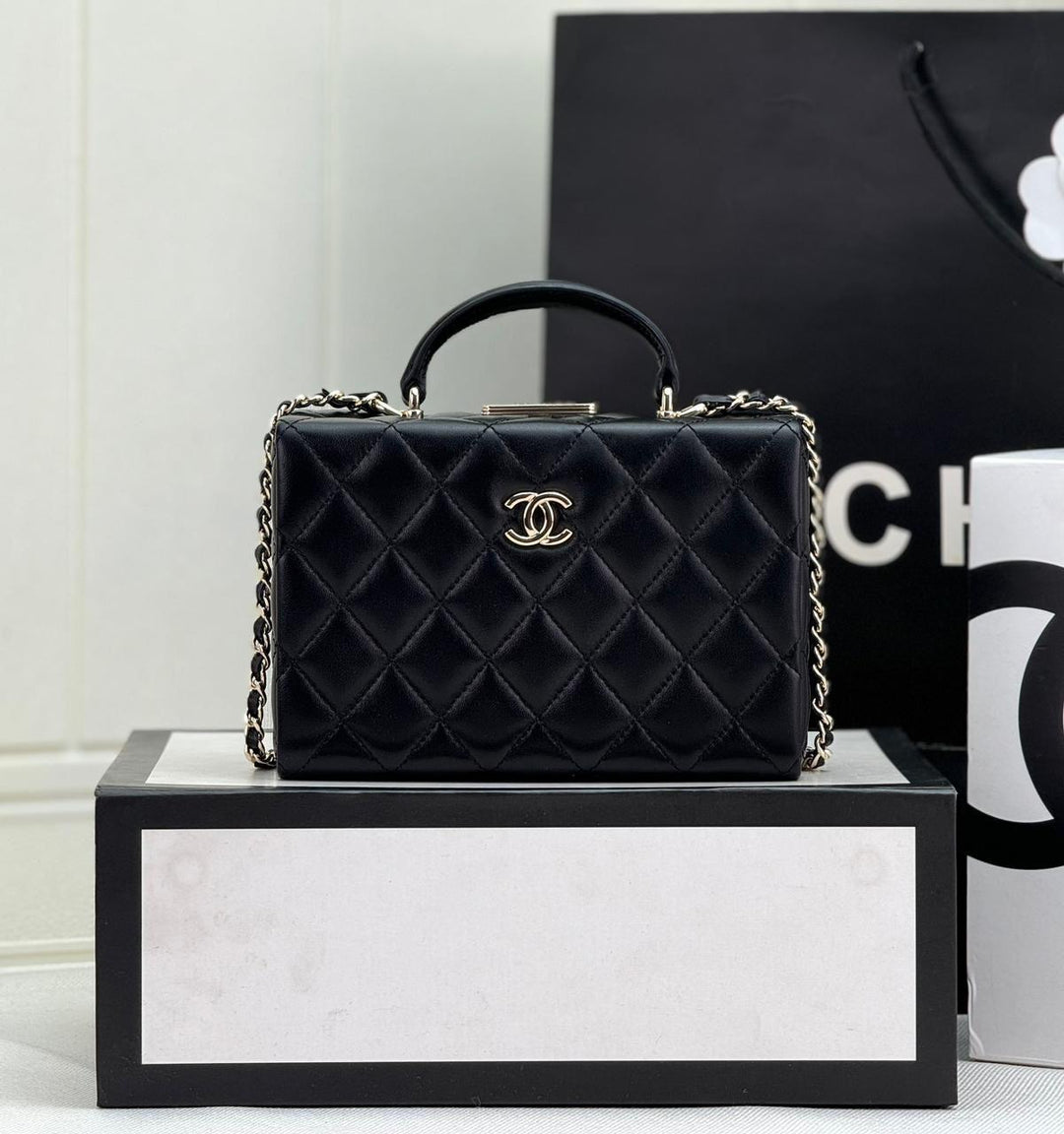 Ladies Chanel bags Lilly Onlines