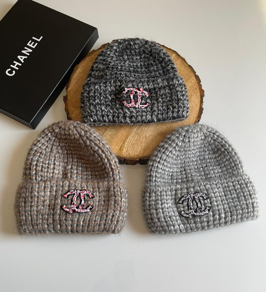 ladies hats & caps Lilly Onlines