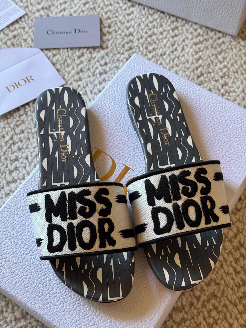 ladies flats Lilly Onlines