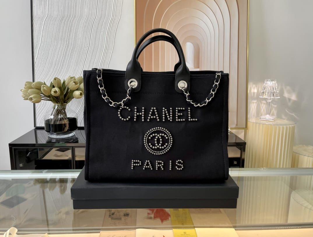Ladies Chanel bags Lilly Onlines