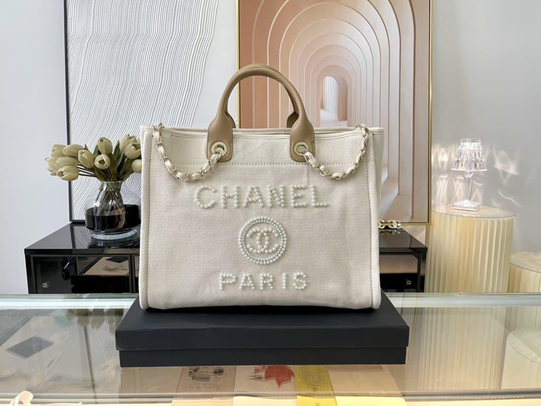 Ladies Chanel bags Lilly Onlines