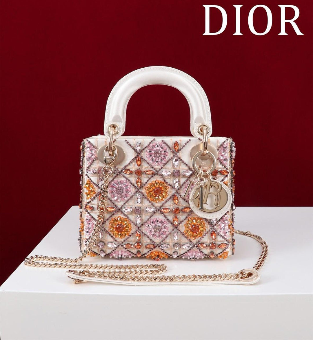 Ladies dior bags Lilly Onlines